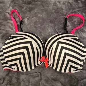 NWOT Sexy push-up